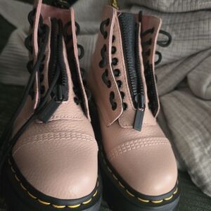 listing-status-banner